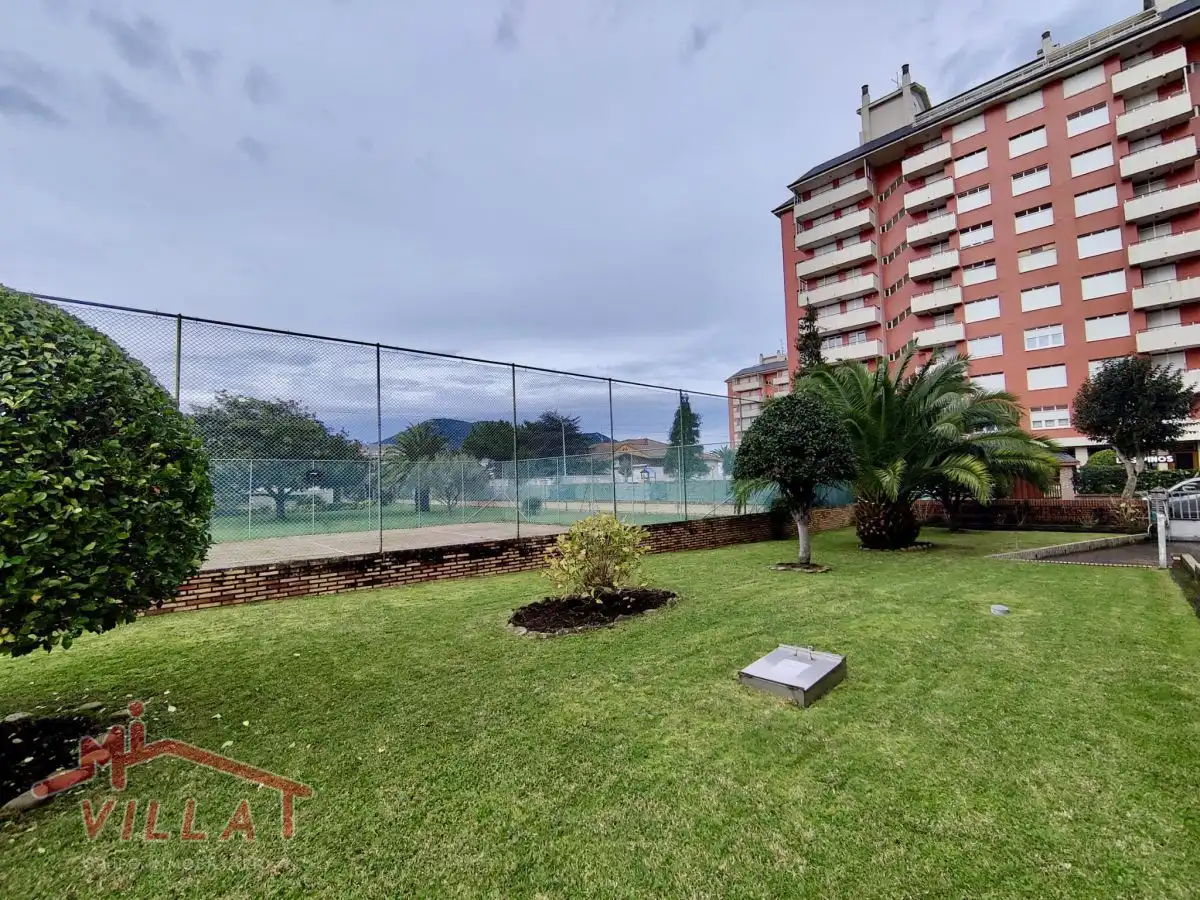 Terrassa de Pis de lloguer en Laredo amb Calefacció, Moblat i Balcó