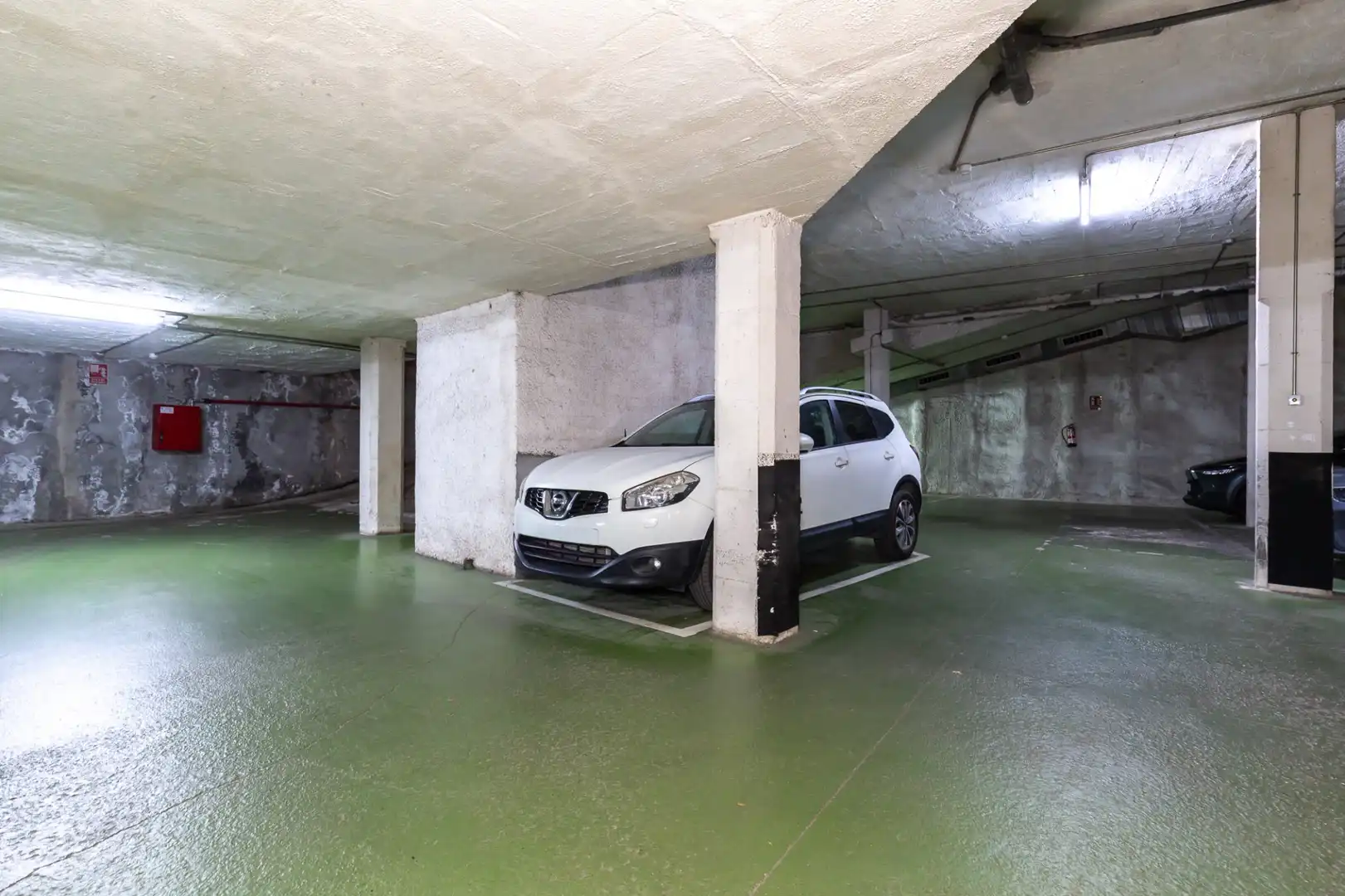 Parkplatz von Wohnung zum Verkauf in Sant Just Desvern mit Klimaanlage, Heizung und Terrasse