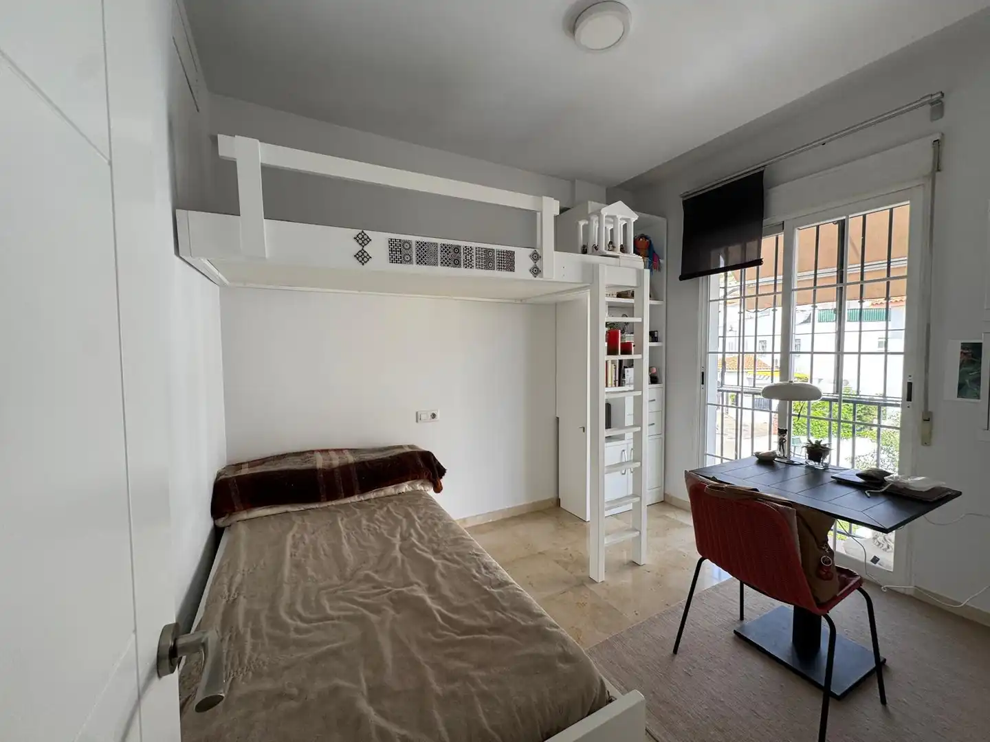 Schlafzimmer von Einfamilien-Reihenhaus zur Miete in Granada mit Klimaanlage, Heizung und Privatgarten
