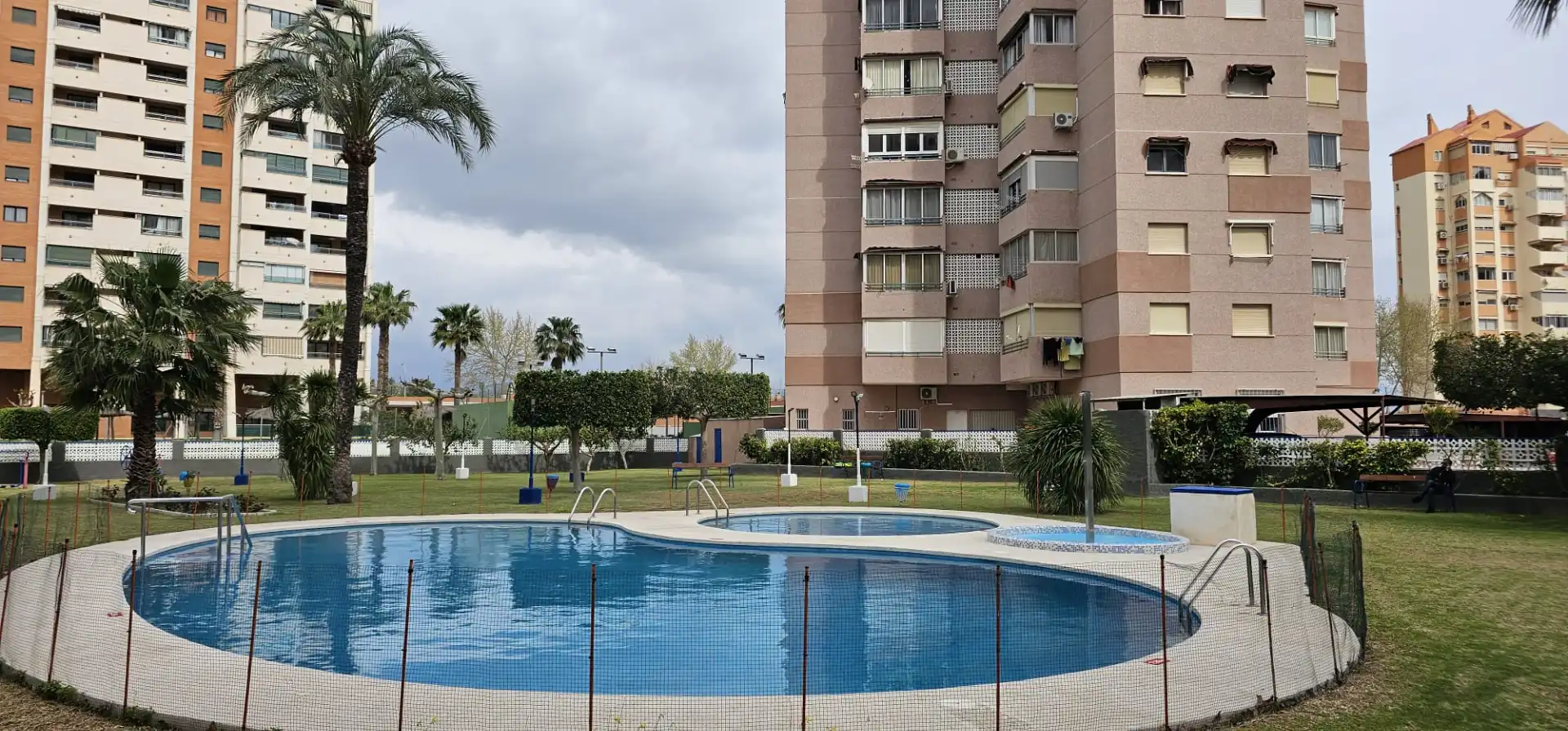 Mini appartamento con piscina in vendita a Avenida Juan Fuster Zaragoza 15