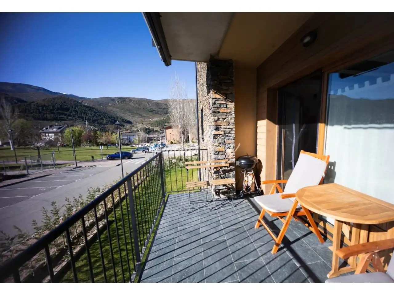 Terraza de Apartamento en venta en Bellver de Cerdanya con Aire acondicionado, Calefacción y Parquet