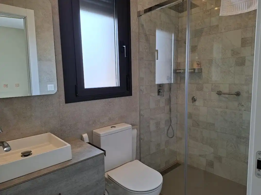 Bathroom of Houses for sale in Hontecillas  with Air Conditioner, Private garden and Terrace