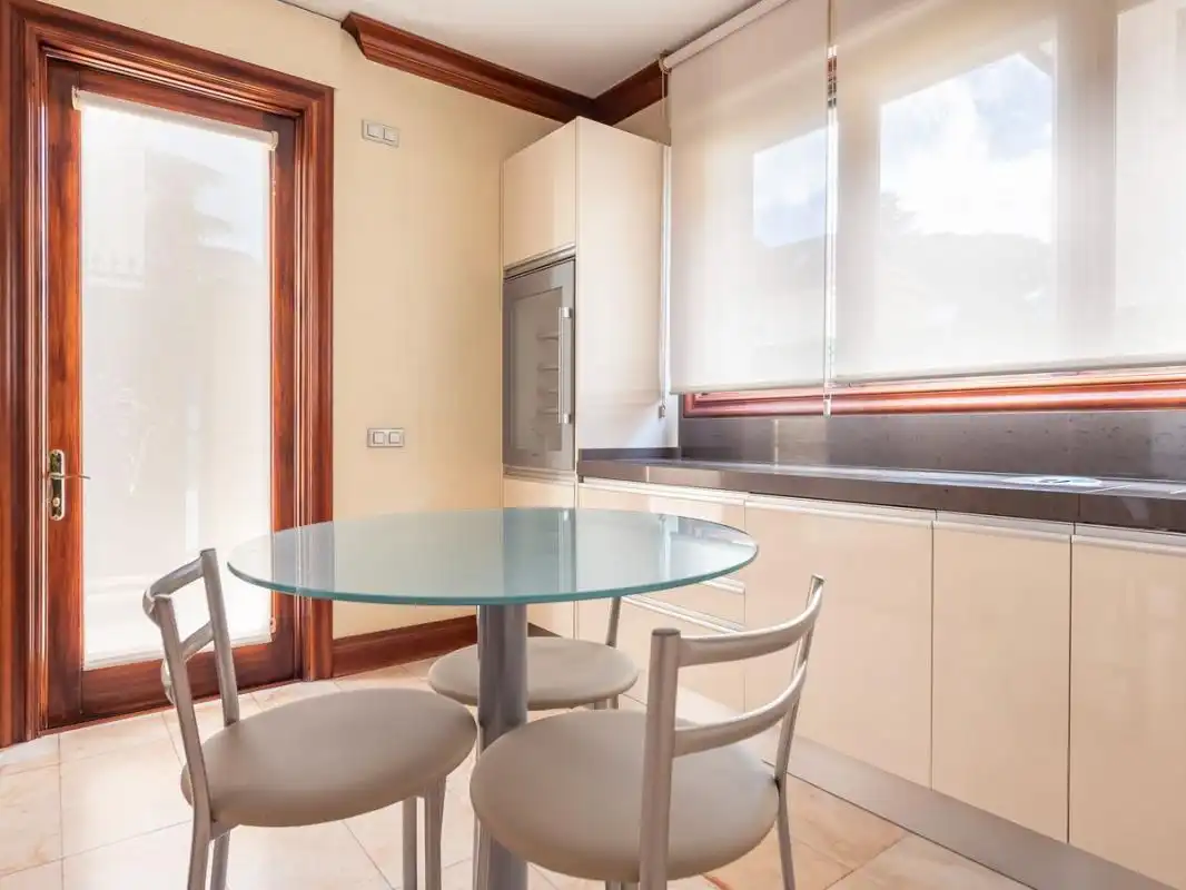 Casa a schiera con terrazza in affitto a Av. de Fuentelarreina, imagen 20
