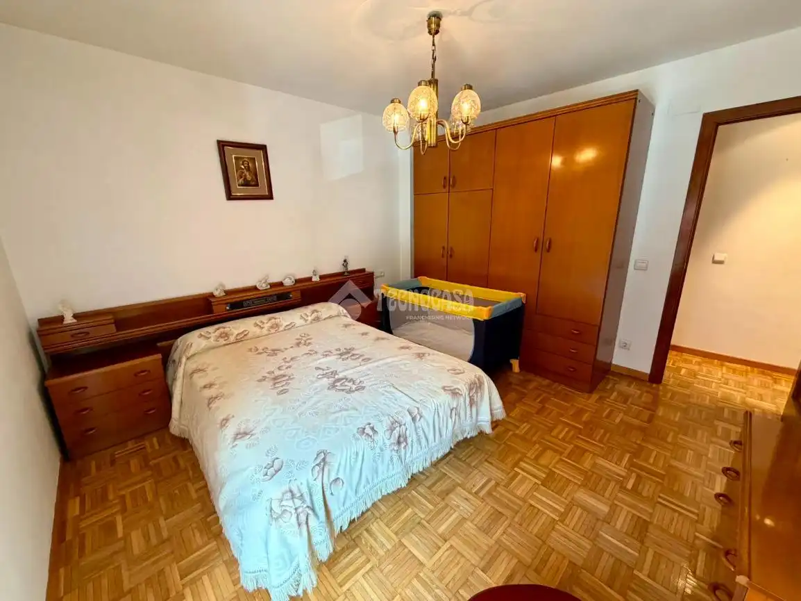 Habitación de Piso en venta en León Capital  con Calefacción, Parquet y Trastero