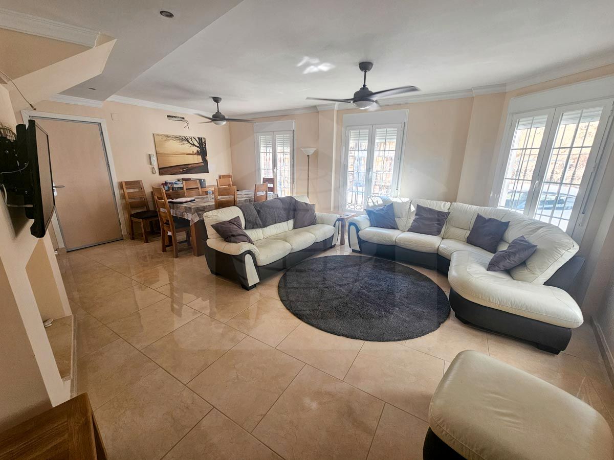 Sala de estar de Casa o chalet en venta en Cártama con Terraza, Trastero y Piscina
