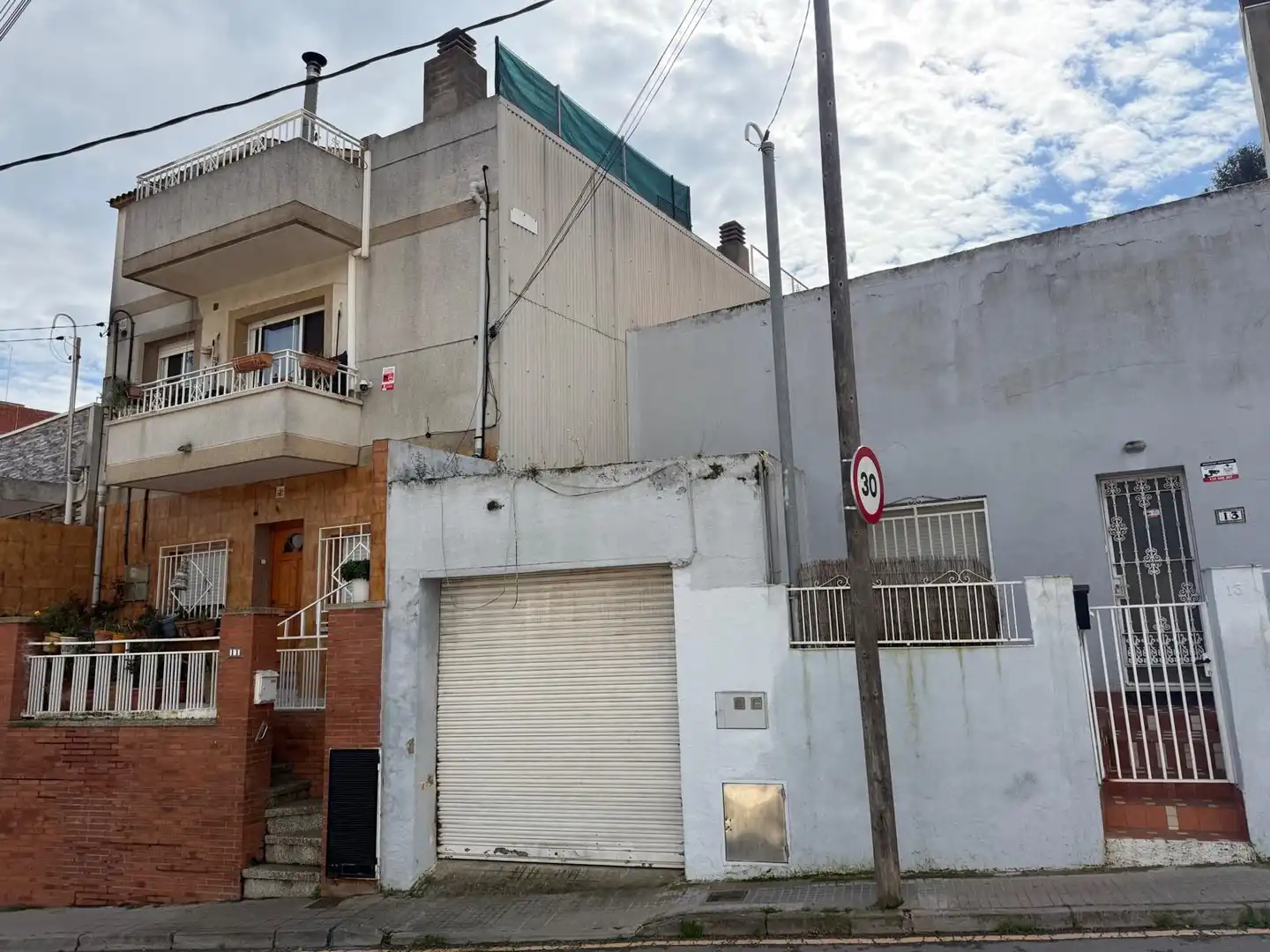 Vista exterior de Casa o xalet en venda en Gavà amb Jardí privat