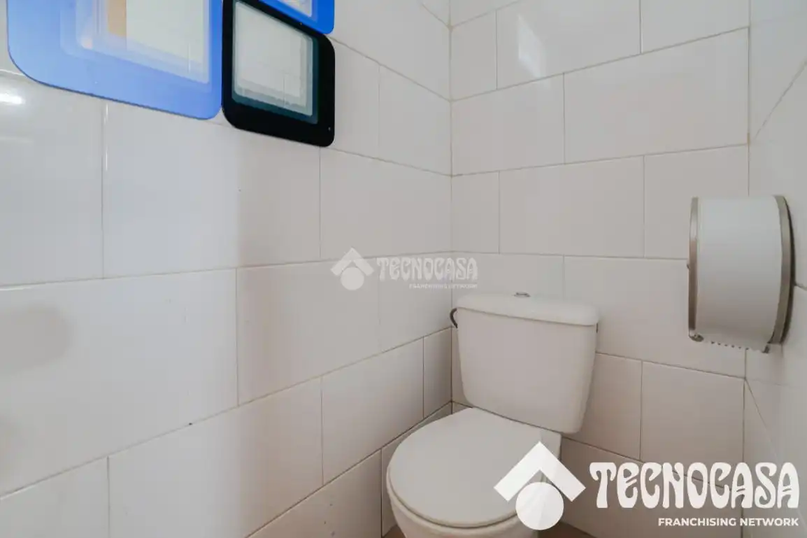 Bany de Local en venda en Barcelona