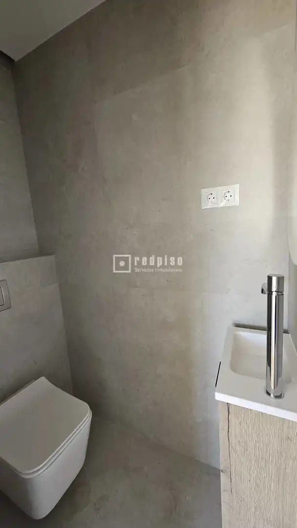Baño de Ático en venta en Madrid con Aire acondicionado, Calefacción y Parquet