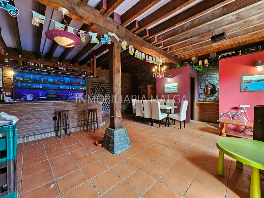 Casa adosada en venda en Colunga amb Calefacció, Parquet i Terrassa