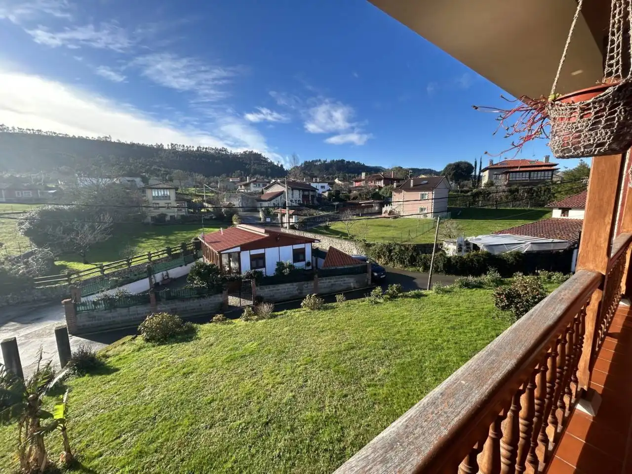 Außenansicht von Haus oder Chalet zum Verkauf in Llanes mit Heizung, Privatgarten und Terrasse