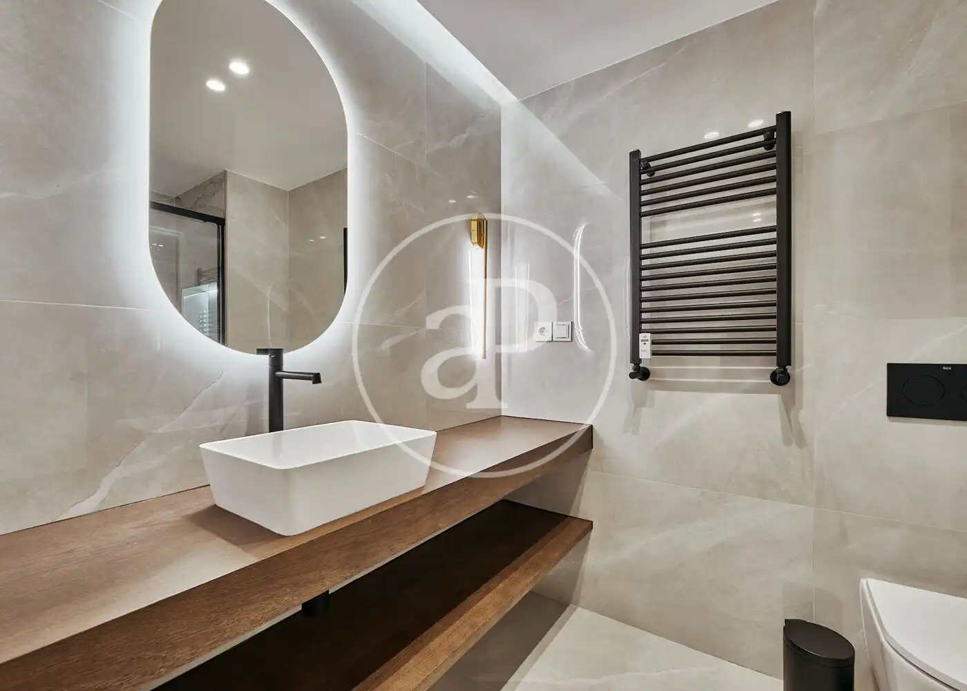 Bathroom of Flat for sale in Madrid  with Air Conditioner, Heating and Terrace