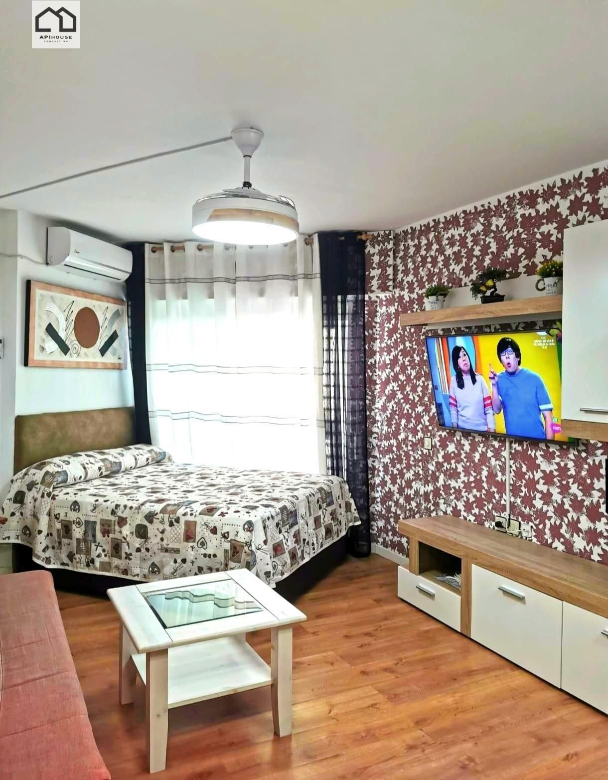 Dormitori de Apartament en venda en Torrevieja amb Aire condicionat, Balcó i Piscina comunitària