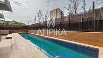 Piscina de Àtic en venda en  Barcelona Capital amb Aire condicionat, Parquet i Terrassa