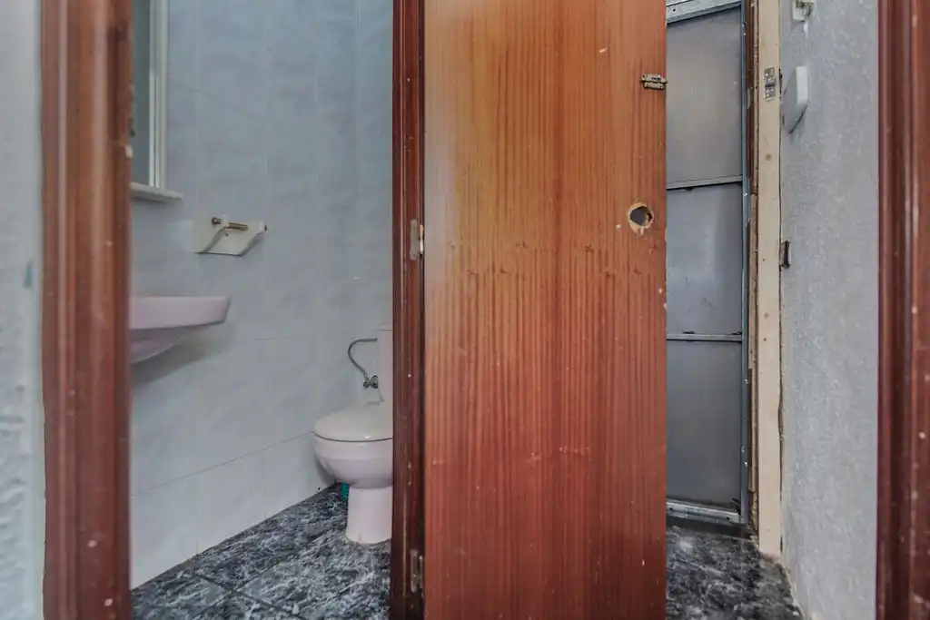 Bathroom of Flat for sale in Barcelona