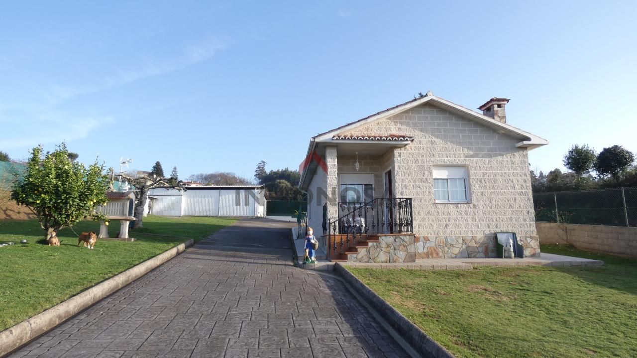 Vista exterior de Casa o xalet en venda en Fene amb Calefacció i Jardí privat