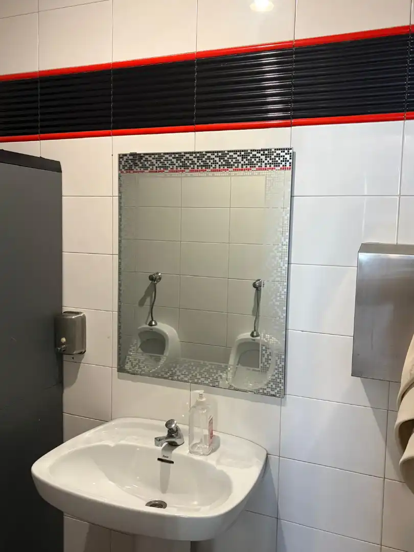 Bathroom of Commercial properties for sale in  Logroño  with Air Conditioner, Heating and Terrace