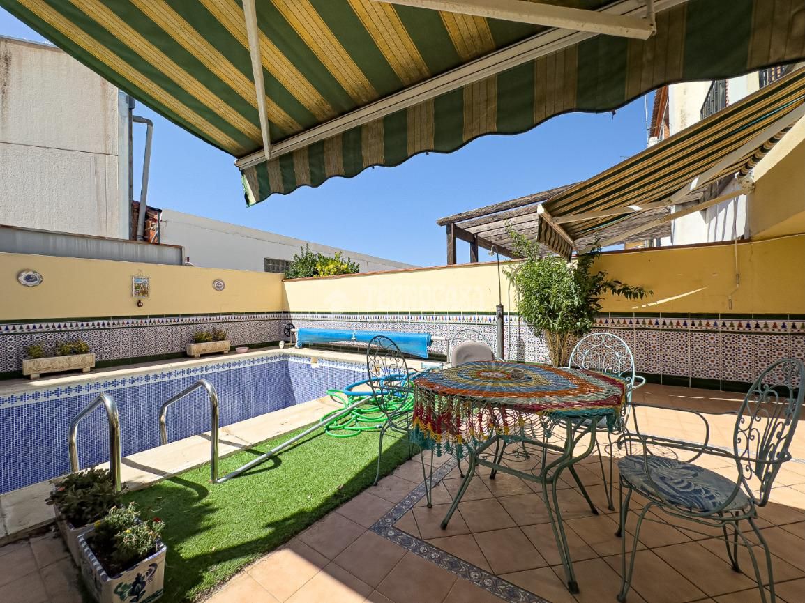 Jardí de Casa adosada en venda en Cúllar Vega amb Aire condicionat i Piscina