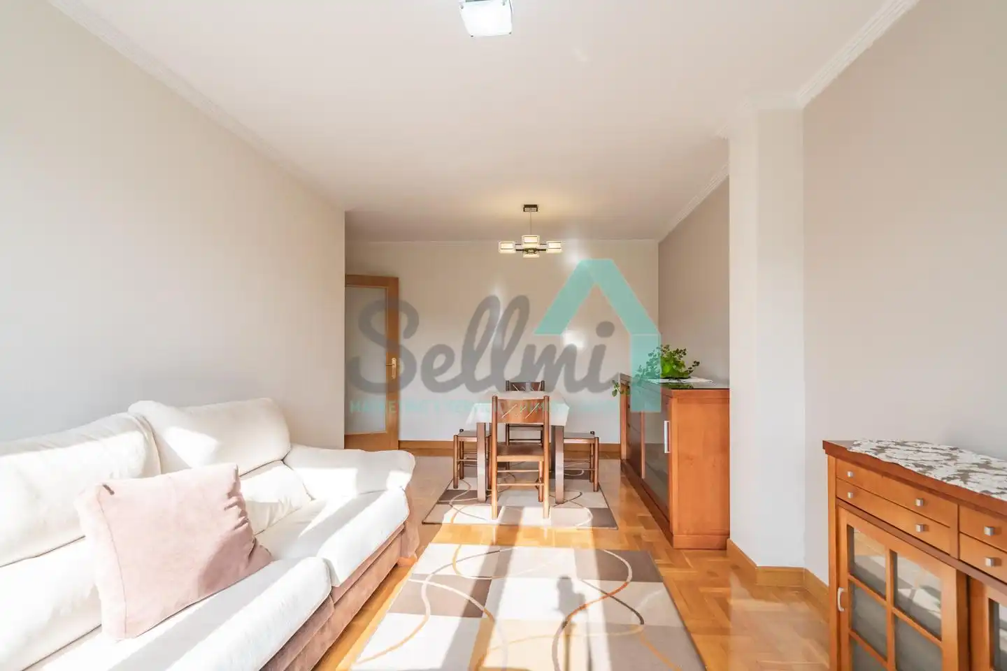 Living room of Flat for rent in Oviedo   with Heating, Parquet flooring and Furnished