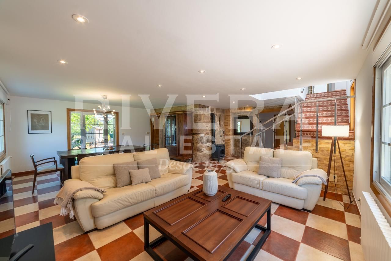 Living room of House or chalet for sale in Nigrán  with Heating, Private garden and Furnished