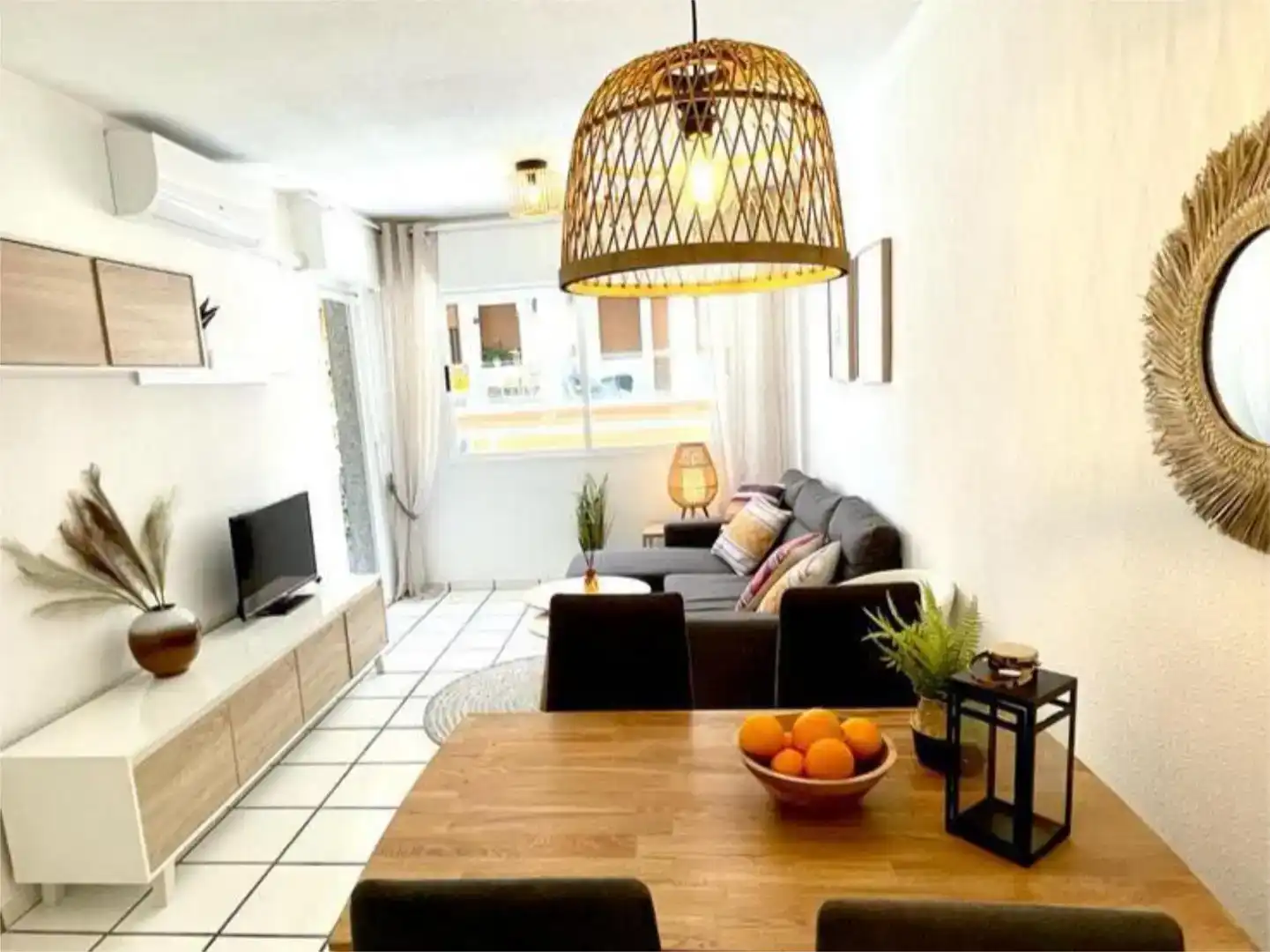 Wohnzimmer von Wohnungen zur Miete in Torrevieja mit Klimaanlage, Schwimmbad und Balkon