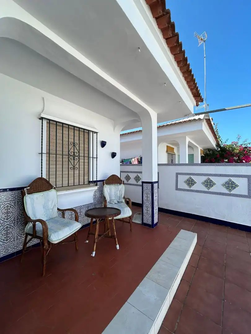 Terrassa de Casa o xalet en venda en Almonte amb Calefacció, Moblat i Piscina comunitària