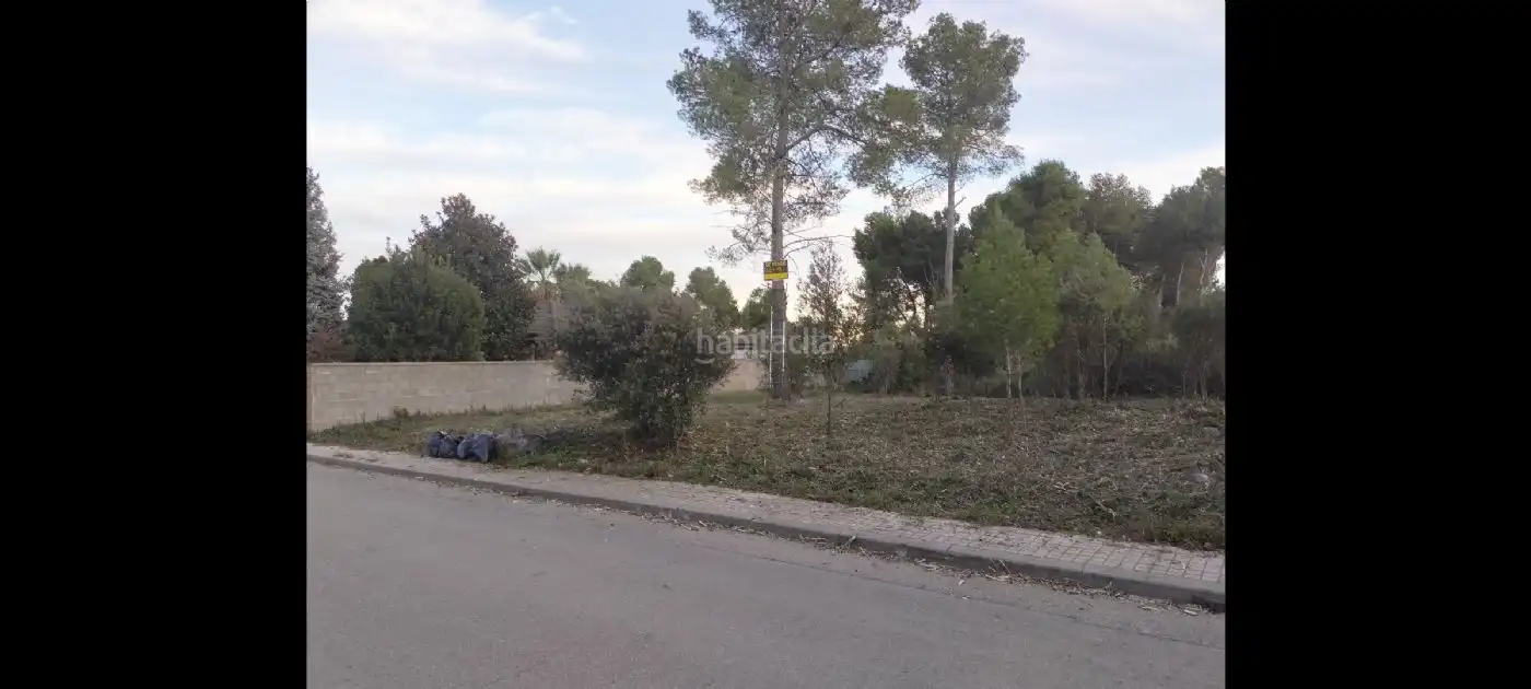 Residential land for sale in Carrer Paĩsos Catalans 258, imagen 2