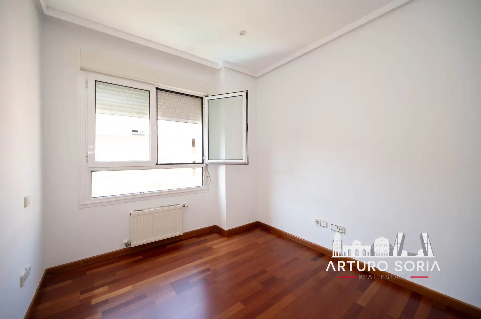 Bedroom of Flat for rent in Madrid  with Storage room and Community pool