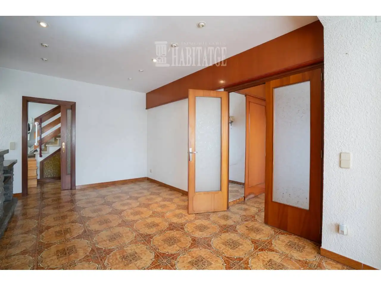 Houses for sale in Centelles  with Air Conditioner, Heating and Terrace