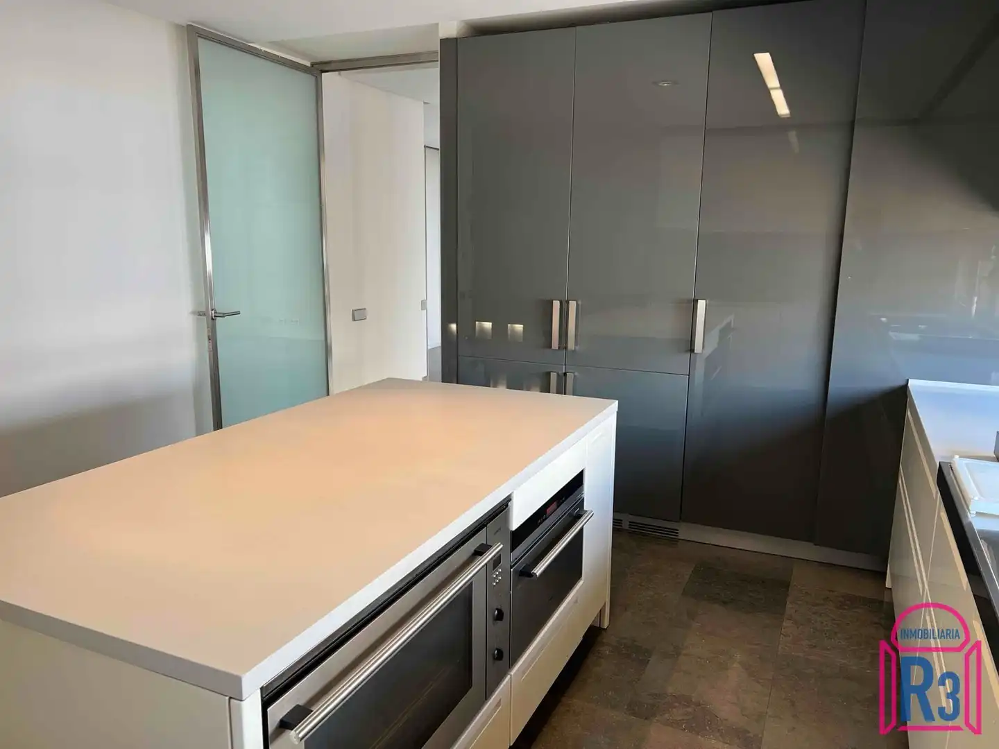 Küche von Wohnung zum Verkauf in León Capital  mit Heizung, Terrasse und Abstellraum
