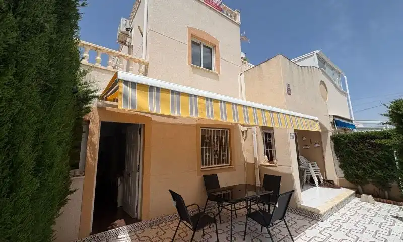 Duplex avec piscine à vendre à Calle  Laguna Azul
