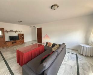 Sala d'estar de Dúplex en venda en Ronda amb Terrassa