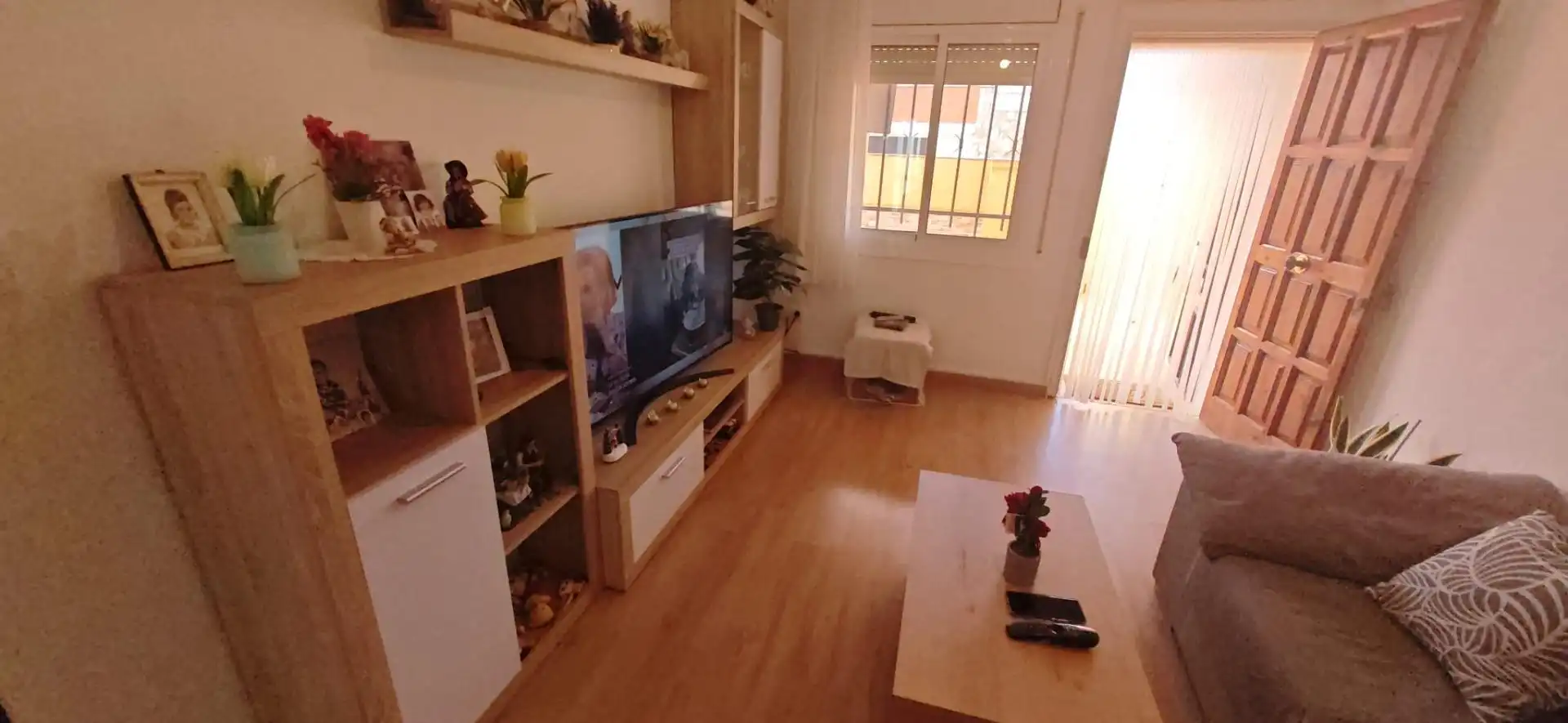 Sala d'estar de Casa adosada en venda en Albinyana amb Aire condicionat, Calefacció i Jardí privat