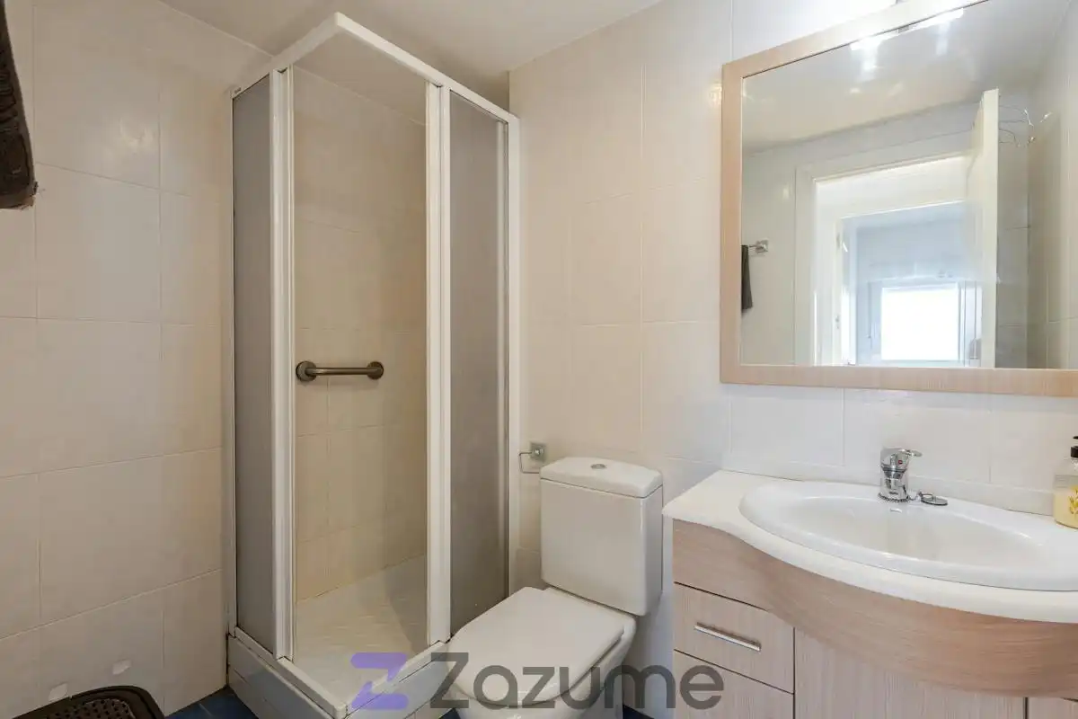 Badezimmer von Wohnung zur Miete in Madrid mit Klimaanlage, Heizung und Parkett