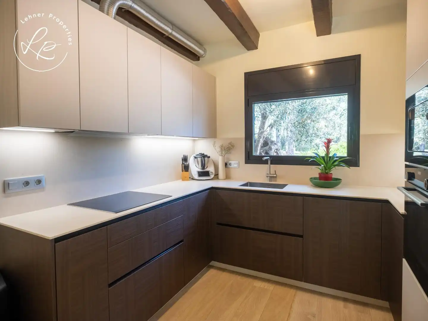 Cuina de Casa o xalet en venda en Pedret i Marzà amb Aire condicionat, Calefacció i Jardí privat