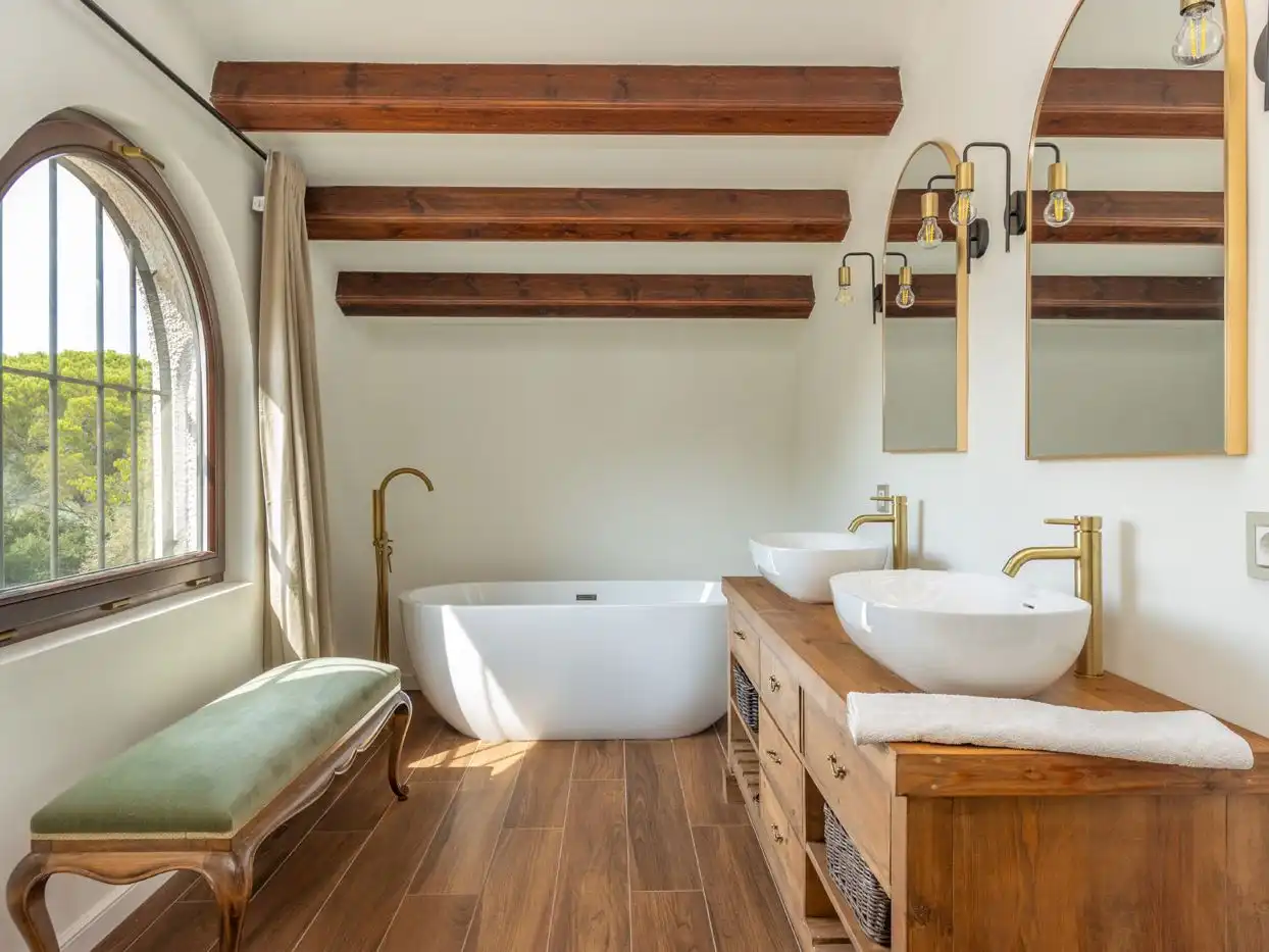 Maison rustique avec piscine à louer à GI-682 1, imagen 8