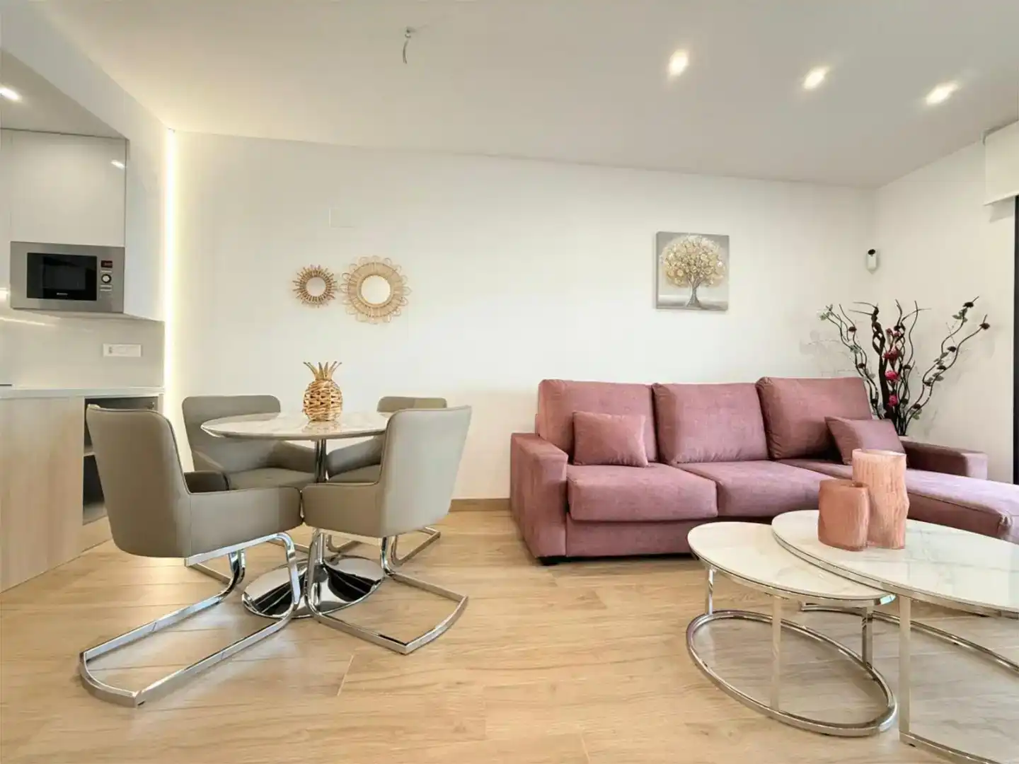 Wohnzimmer von Wohnung zur Miete in Torrevieja mit Klimaanlage und Schwimmbad