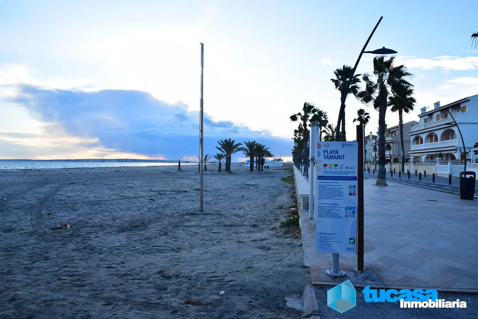Vista exterior de Pis en venda en Santa Pola amb Terrassa i Balcó