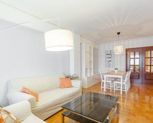 Sala d'estar de Pis de lloguer en  Pamplona / Iruña amb Calefacció, Parquet i Terrassa