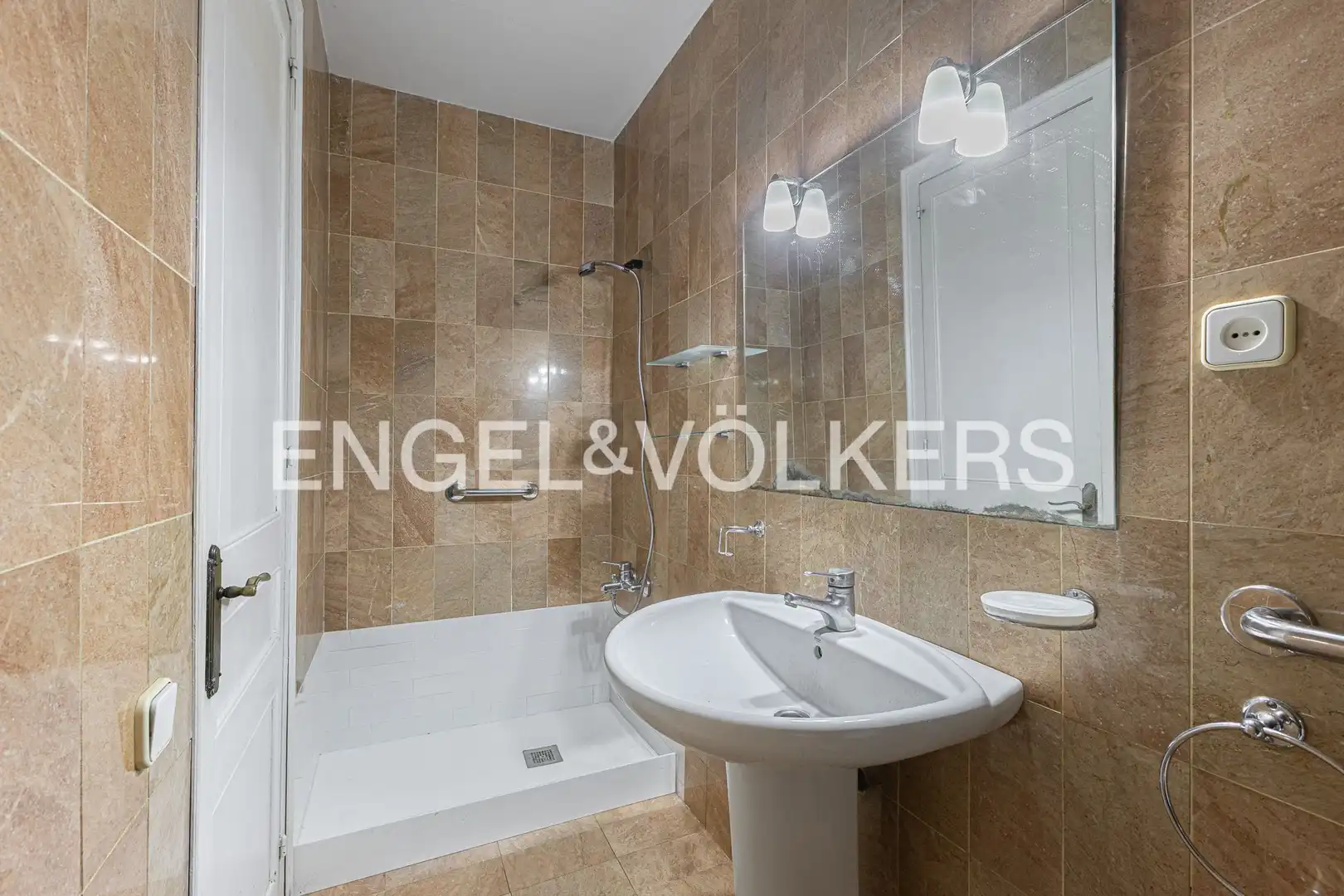 Baño de Piso en venta en Barcelona con Aire acondicionado, Calefacción y Parquet