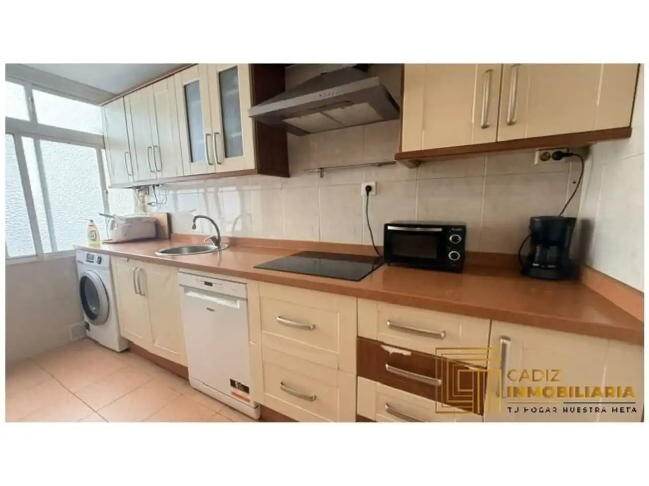 Cocina de Piso en venta en Cádiz con Aire acondicionado