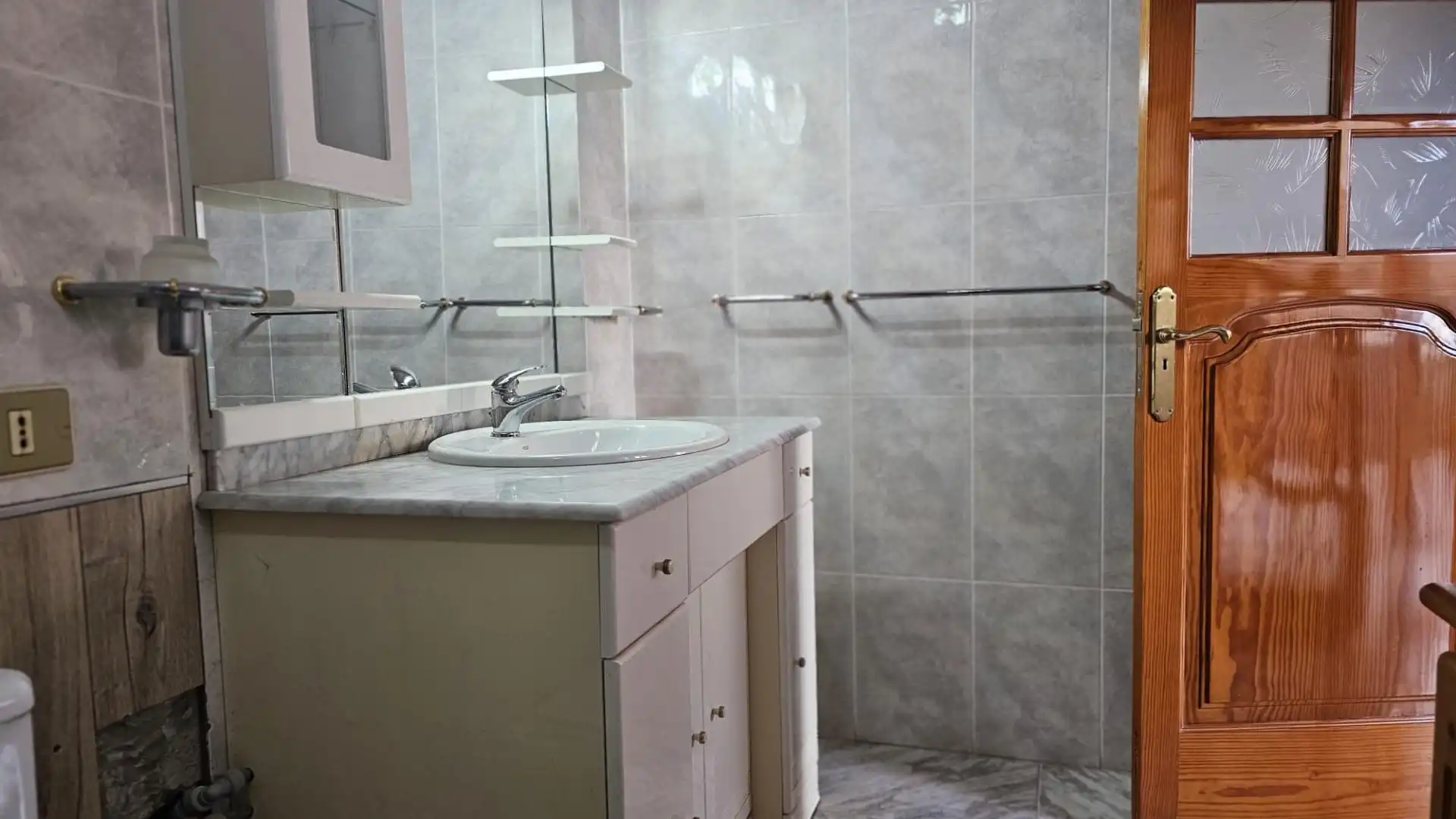 Bathroom of Buildings for sale in Santa Lucía de Tirajana