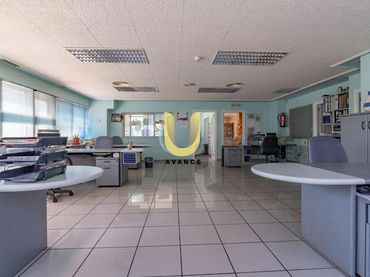Industrial building to rent in Norte - Universidad