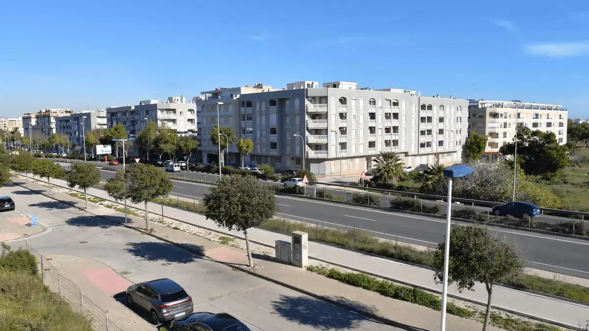 Vista exterior de Casa o xalet en venda en Daya Vieja amb Aire condicionat, Jardí privat i Terrassa