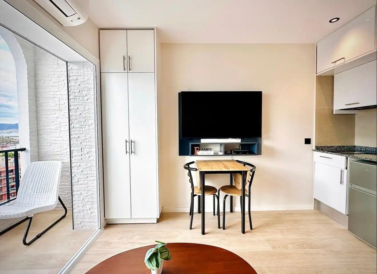 Mini appartamento con terrazza in vendita a Pasaje DELTA MUGA, imagen 4