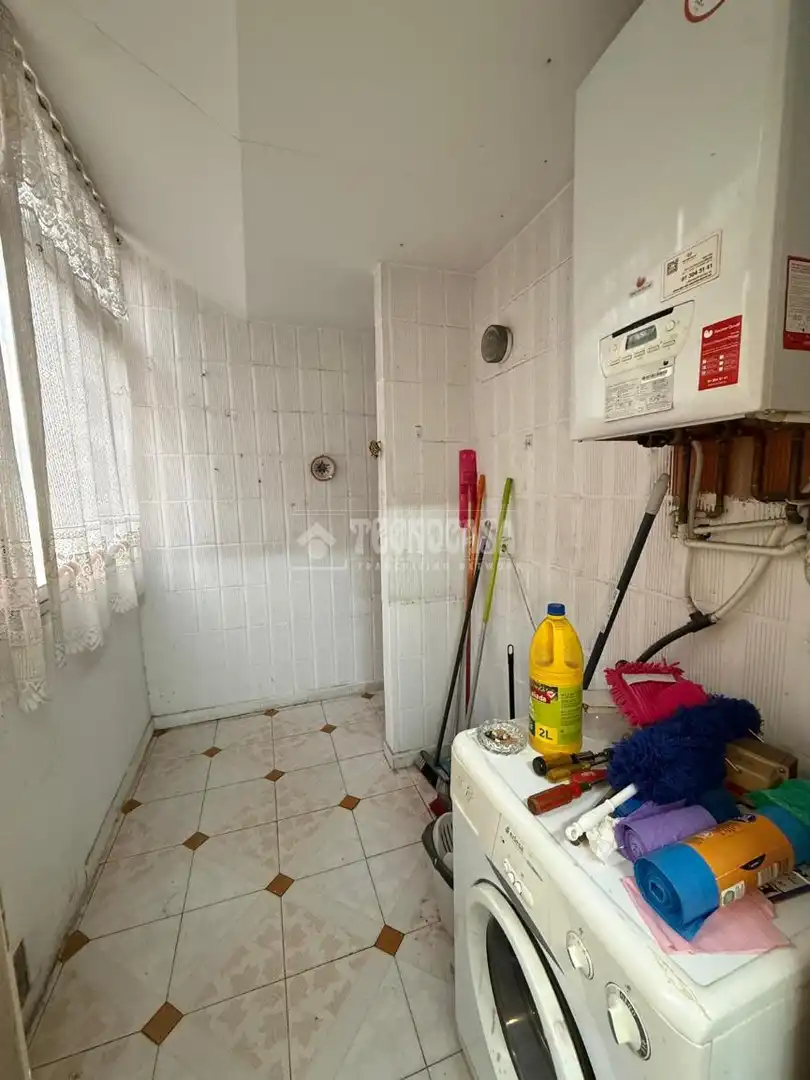 Habitación de Piso en venta en Madrid con Calefacción