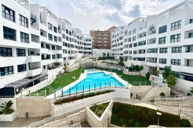 Piso en Venta en Sierra de Estepona - Avda. de Andalucía