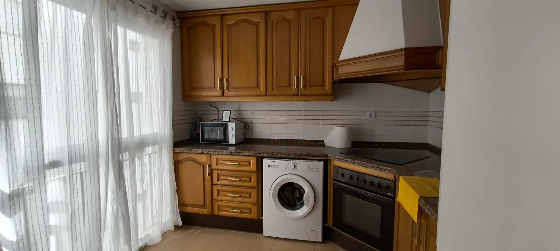 Flat for rent in Avenida de la Constitución de 1978, Camposoto - Gallineras