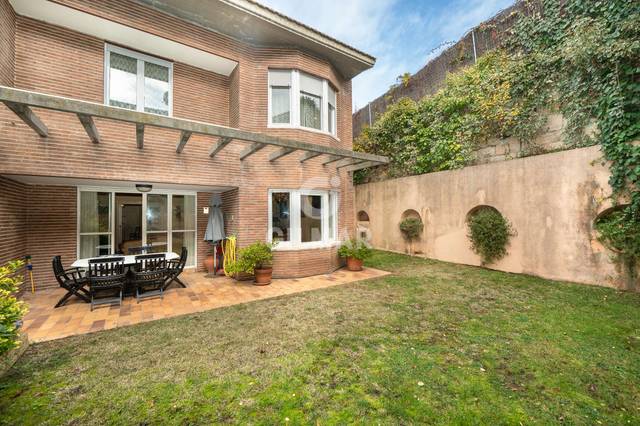 Casa adosada en Venta en Mirasierra