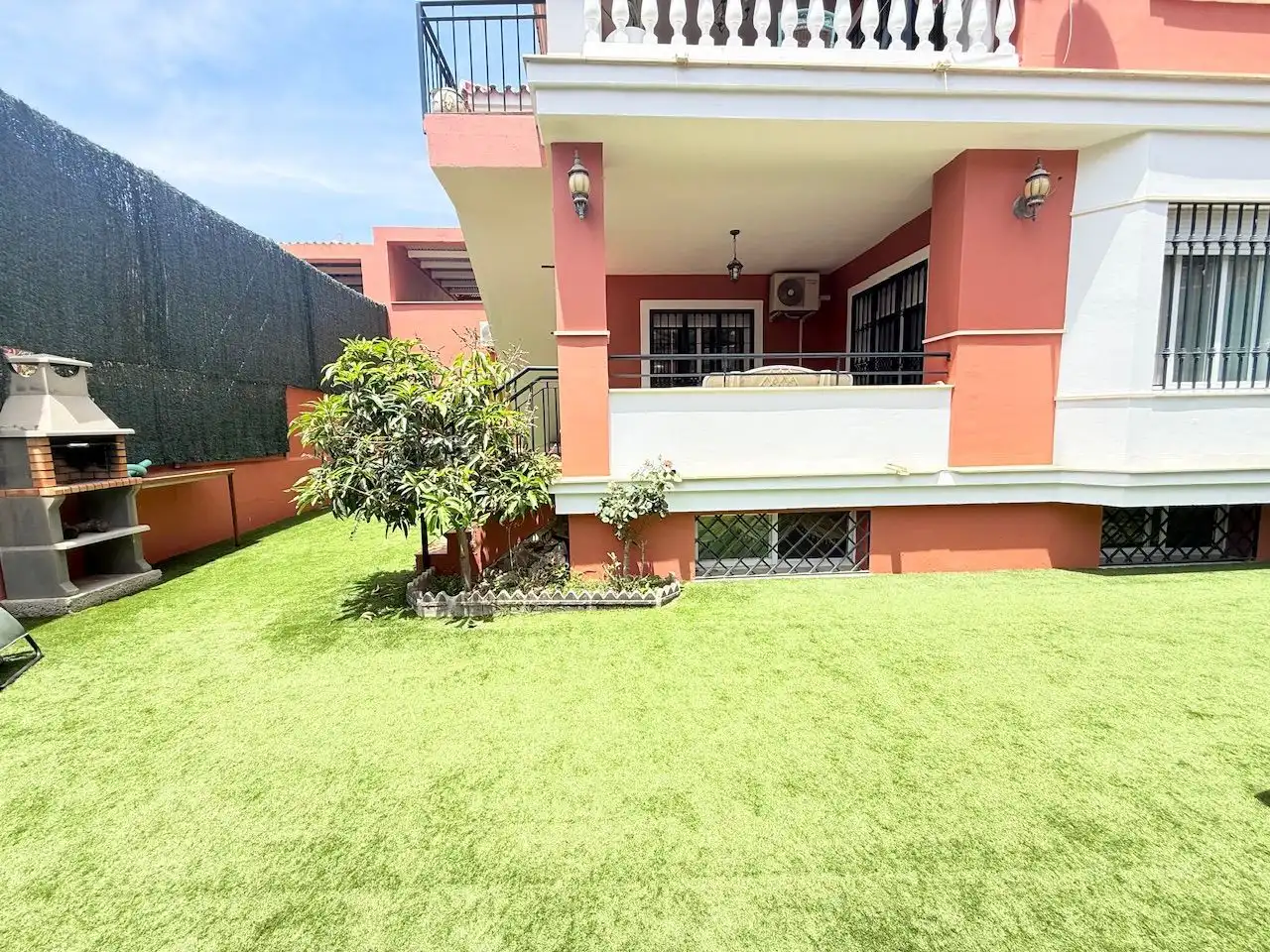 Terrassa de Casa o xalet en venda en Vélez-Málaga amb Aire condicionat, Calefacció i Jardí privat