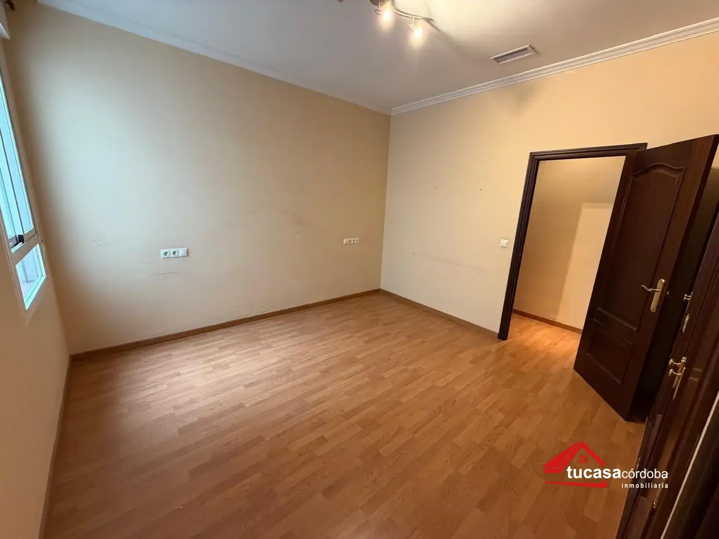 Piso en venta en Córdoba con Terraza, Trastero y Amueblado